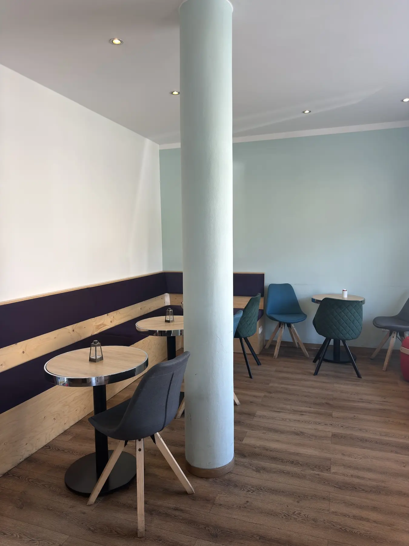 Gemütlicher Sitzbereich im Start Back Café